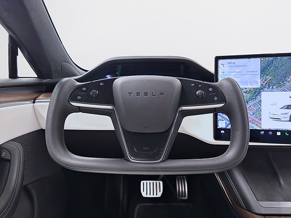Tesla Model S 15 of 18
