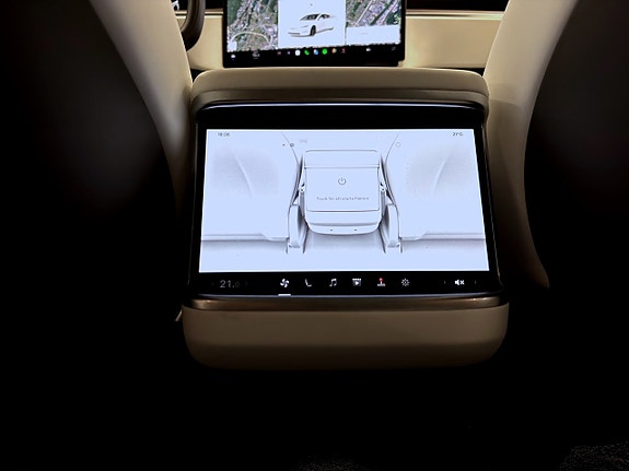 Tesla Model S 9 of 18