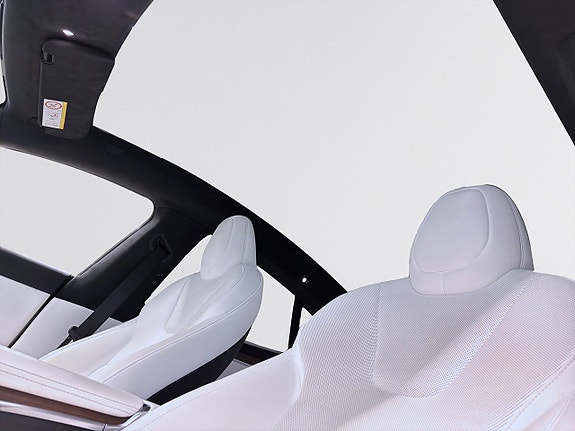 Tesla Model S 12 of 18