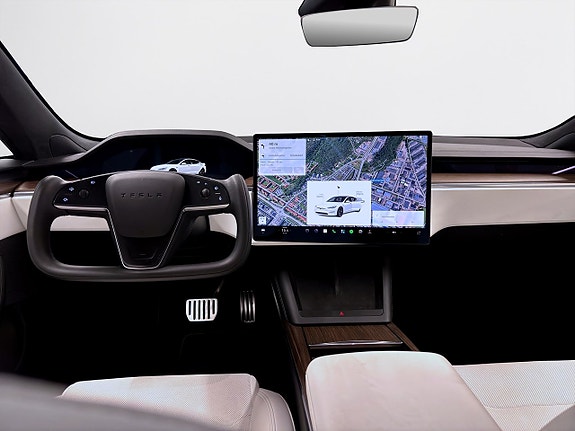 Tesla Model S 10 of 18