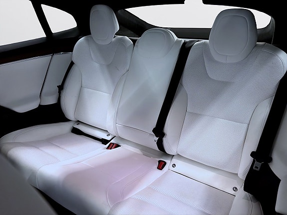 Tesla Model S 8 of 18