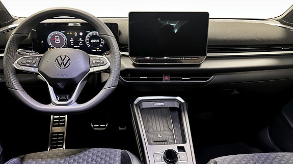 Volkswagen T-Roc 10 of 12