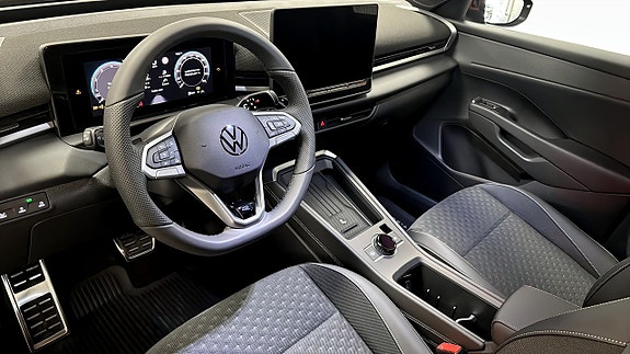 Volkswagen T-Roc 7 of 12