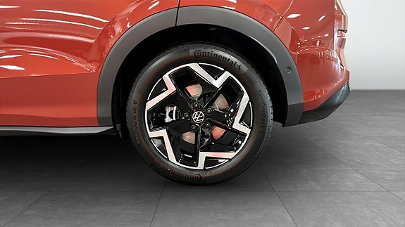 Volkswagen T-Roc 6 of 12