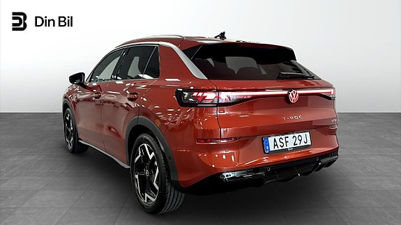 Volkswagen T-Roc 3 of 5