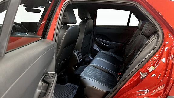 Volkswagen T-Roc 11 of 12