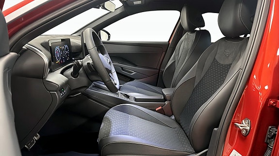 Volkswagen T-Roc 8 of 12