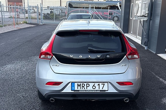 Volvo V40 5 of 5