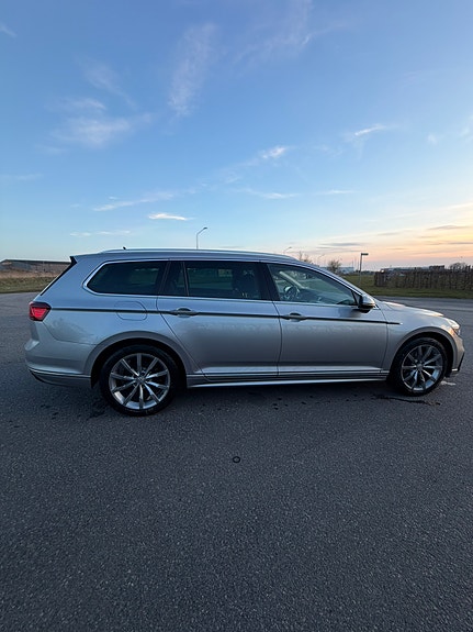 Volkswagen Passat 3 of 5