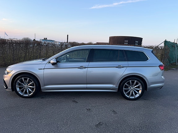 Volkswagen Passat 2 of 5