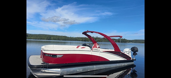Bennington rx25 sport Yamaha V8 350 4 of 5