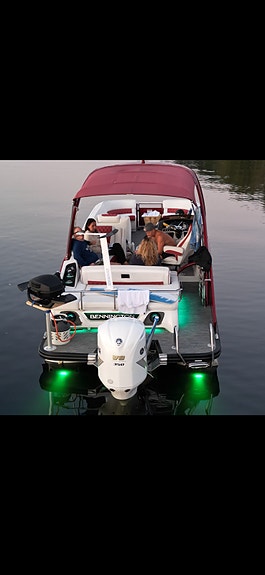 Bennington rx25 sport Yamaha V8 350 5 of 5