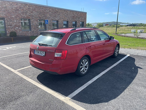 Skoda Octavia 3 of 5