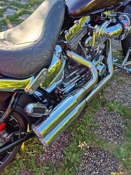 Harley-Davidson Breakout FXSBSE CVO 4 of 9
