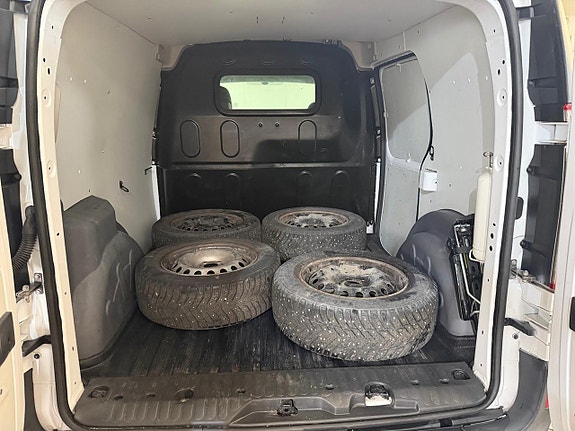 Renault Kangoo Express 12 of 12