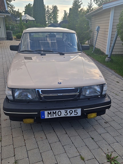 Saab 900 8 of 16