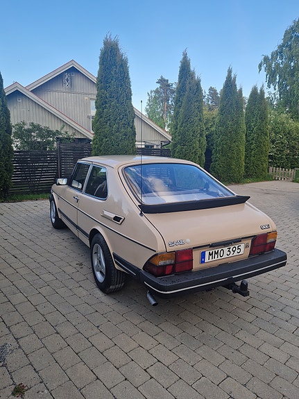 Saab 900 4 of 5
