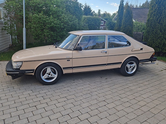 Saab 900 5 of 5