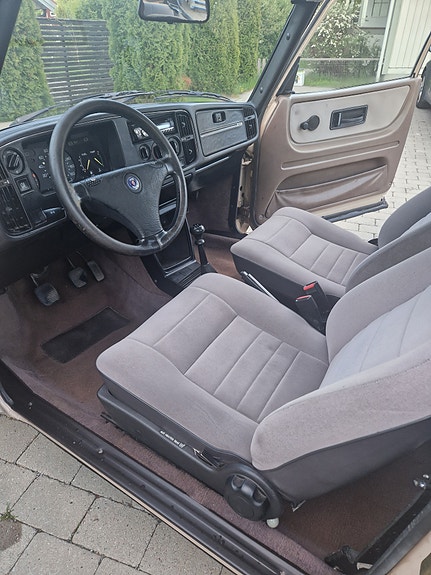 Saab 900 11 of 16