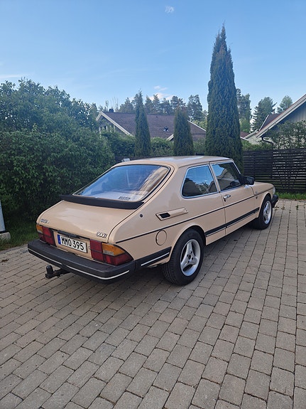 Saab 900 3 of 5