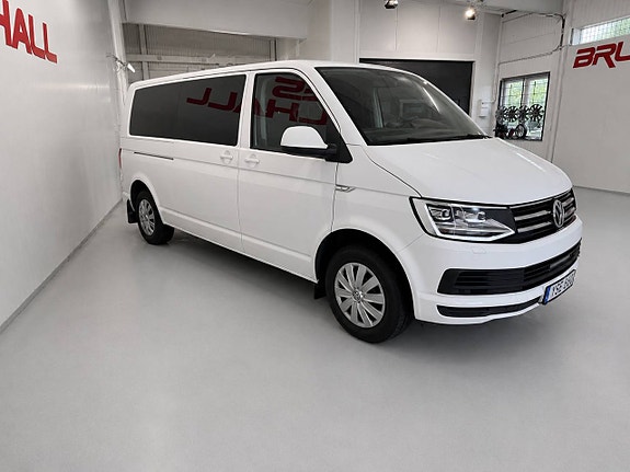 Volkswagen Caravelle 4 of 5