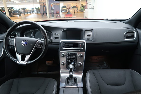 Volvo V60 Cross Country 6 of 10