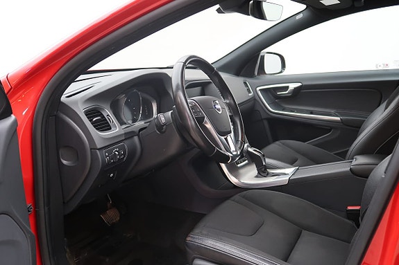 Volvo V60 Cross Country 4 of 5