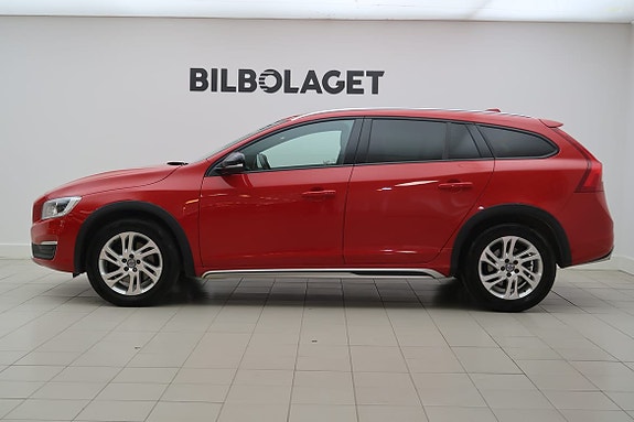 Volvo V60 Cross Country 2 of 5