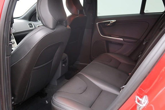Volvo V60 Cross Country 5 of 5
