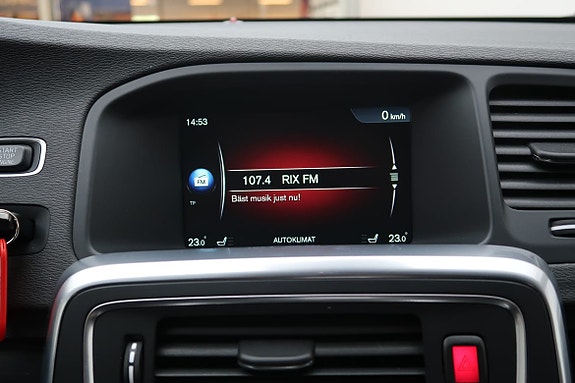 Volvo V60 Cross Country 8 of 10