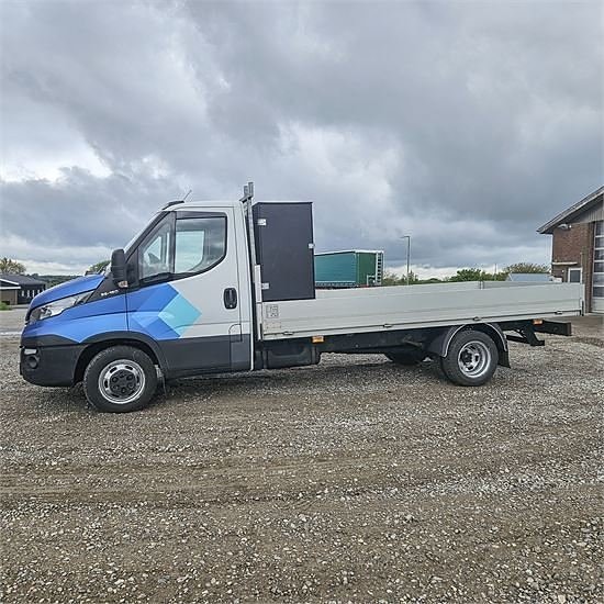 Iveco 35c16 2 of 5