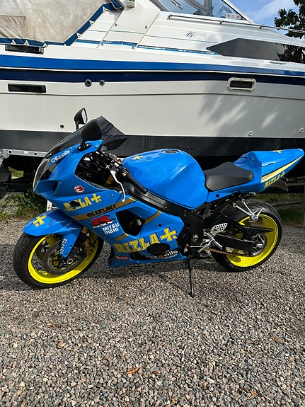 Suzuki GSXR 1000 4 of 5