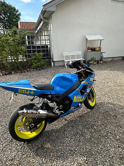 Suzuki GSXR 1000 3 of 5