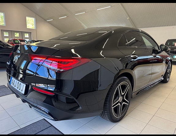 Mercedes-Benz CLA250 4 of 5