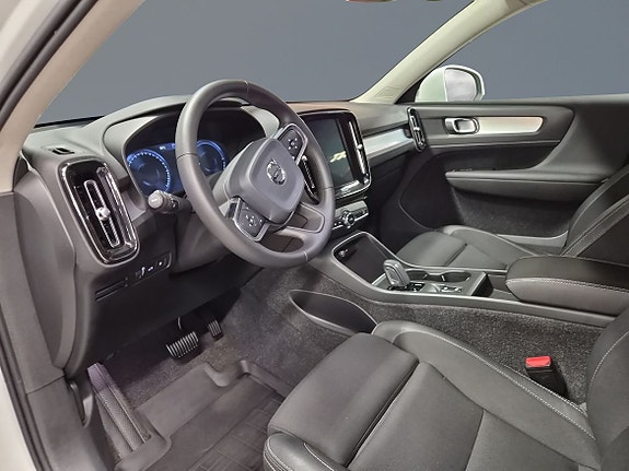 Volvo XC40 5 of 5