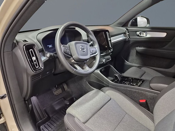 Volvo XC40 5 of 5