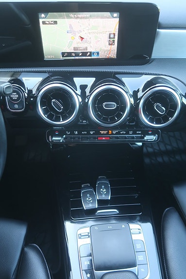 Mercedes-Benz A180 d 15 of 27