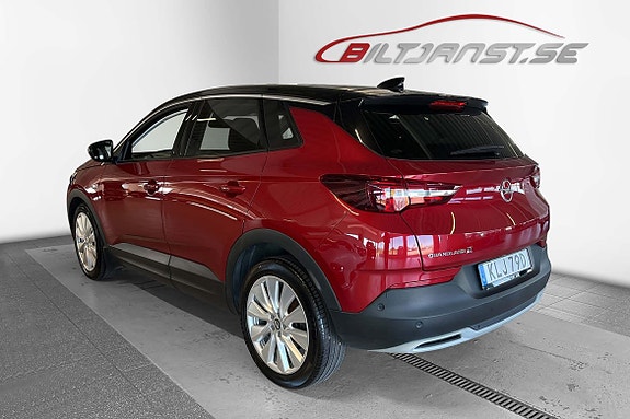 Opel Grandland X 2 of 5