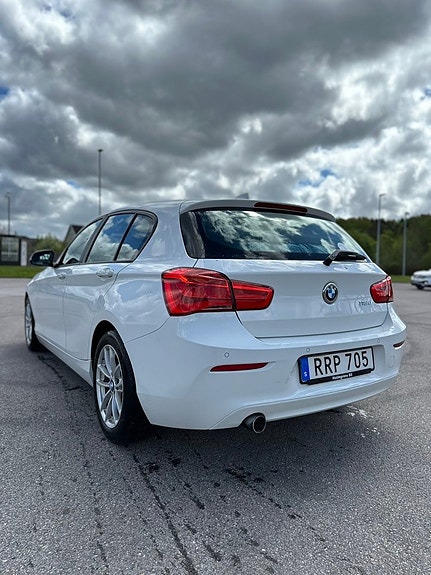 BMW 116d 4 of 5