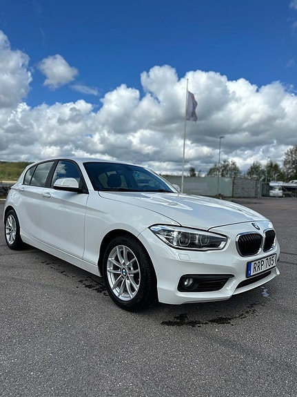 BMW 116d 2 of 5