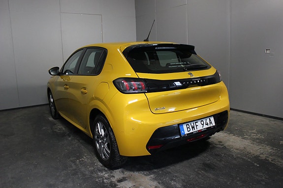 Peugeot 208 3 of 5