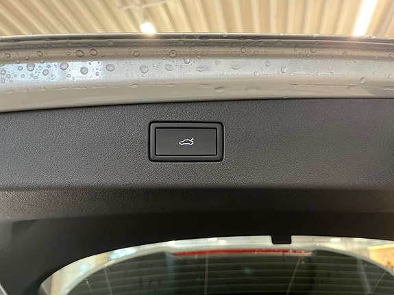 Volkswagen Tiguan 12 of 12