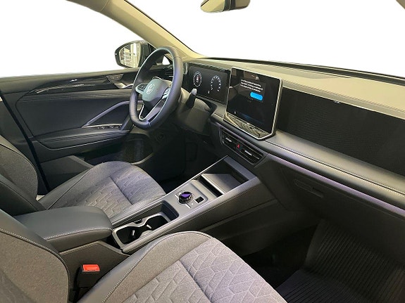 Volkswagen Tiguan 7 of 12