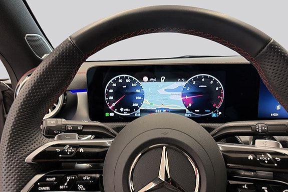 Mercedes-Benz CLA200 10 of 14