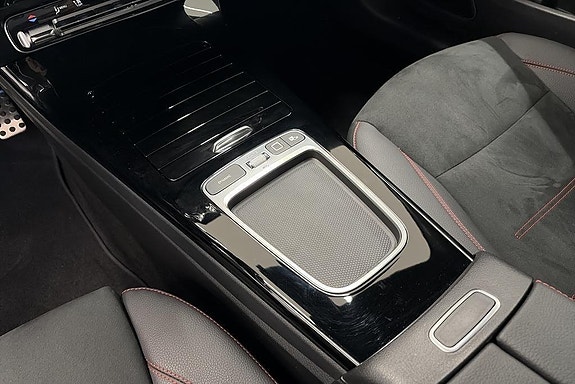 Mercedes-Benz CLA200 12 of 14