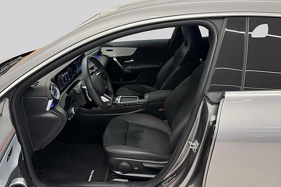 Mercedes-Benz CLA200 8 of 14