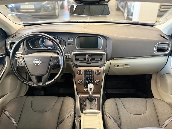 Volvo V40 Cross Country 10 of 13