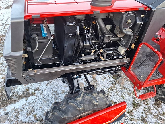 Kompakttraktor Yanmar F-18 4WD 11 of 12