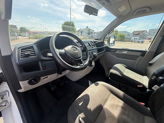 Volkswagen Transporter 7 of 9