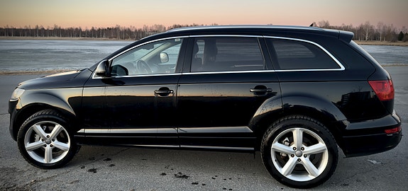 Audi Q7 3 of 5